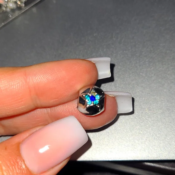 Star Charm - Picture 3 of 4